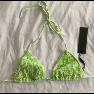 Triangl VINCA in Spring